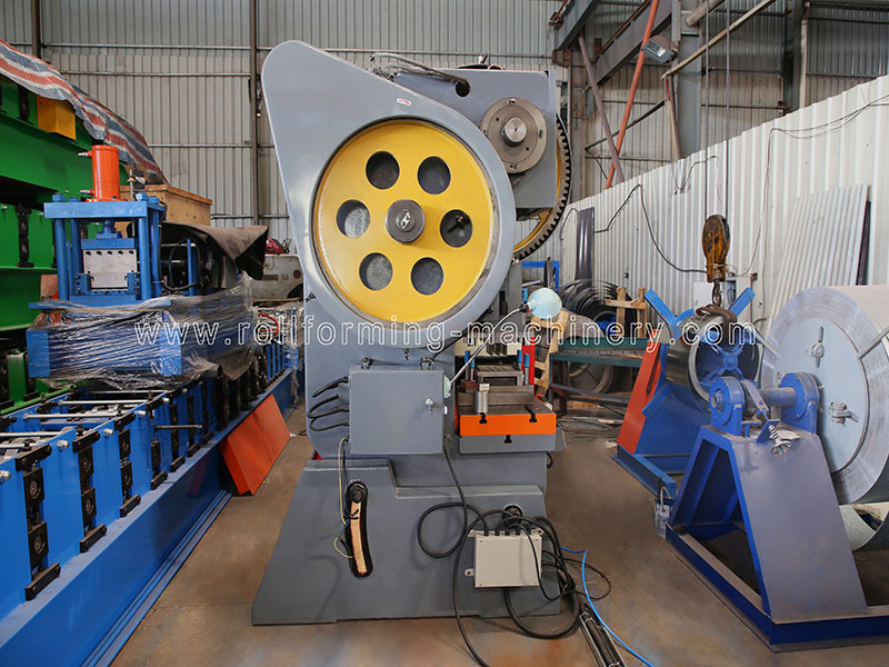 ให้บริการไดรฟ์และเครื่องเจาะ